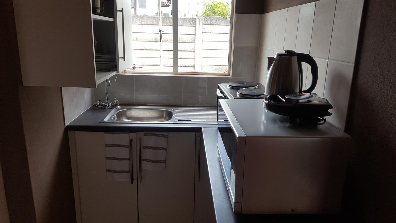 Let Us Accomodation East London Ngoại thất bức ảnh